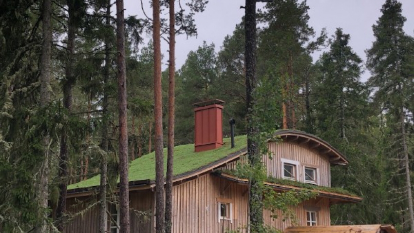 Siirtyminen referenssiin Nordic Green Roof maksaruohokatto Naantalissa sivustolla eg-trading.fi.a
